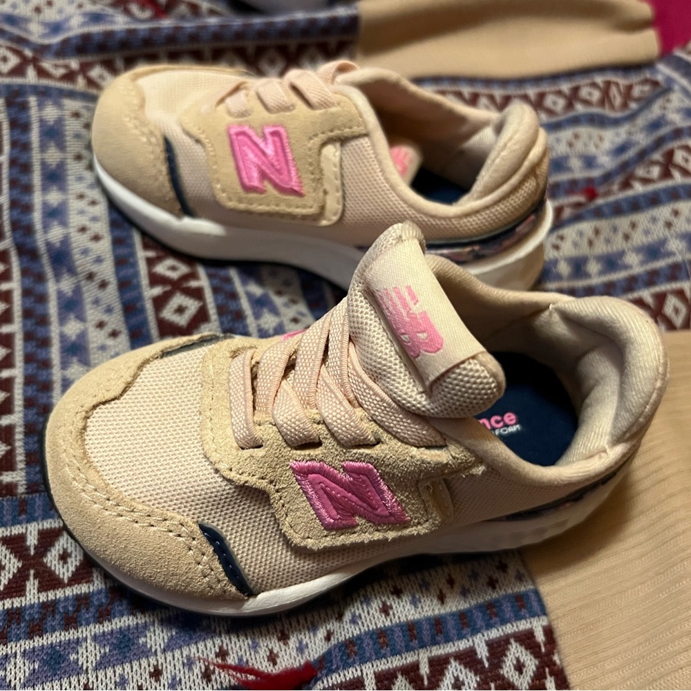 Toddler new balance shoes